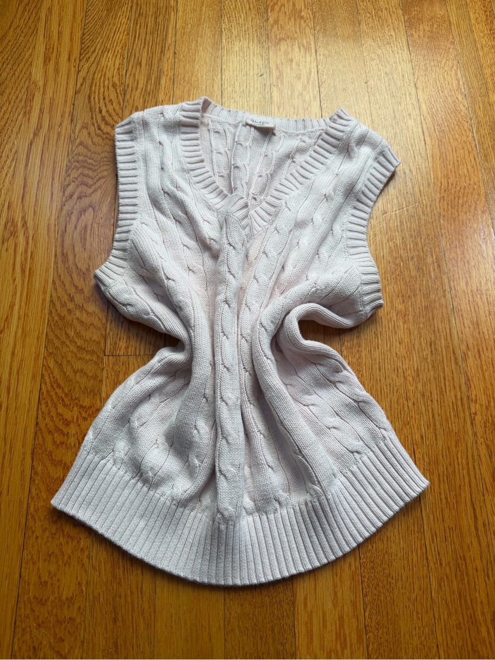 Brandy Melville Cable Knit V-Neck Sweater Vest - Light Pink